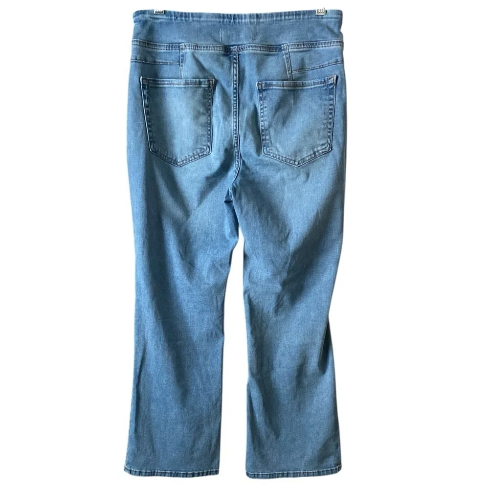We The Free In My Feelings Cropped Slim Flare Light Wash Jeans Women's Size M - Picture 5 of 8